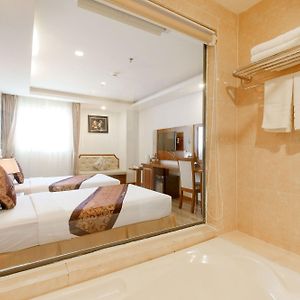 Deluxe Twin Room City View